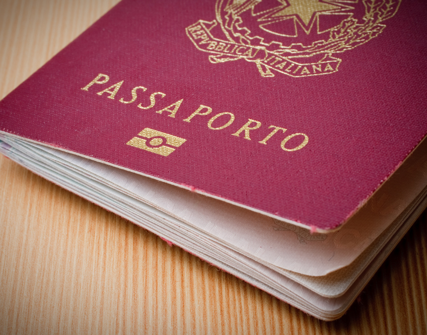 Significado das cores de cada passaporte