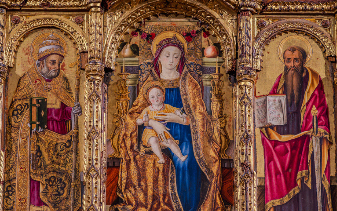 Foto de pinturas da catedral de santo agostinho na Itália