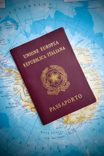 Quais países posso ir com passaporte italiano sem visto?